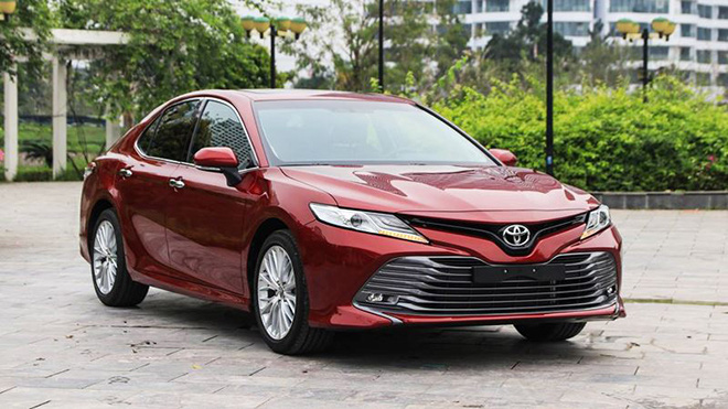 Toyota Camry được người dùng Việt Nam "chấm điểm" cao.