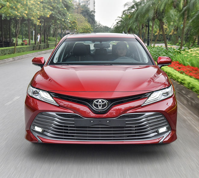 Toyota Camry là dòng xe được ưa chuộng bởi giới doanh nhân thành đạt.