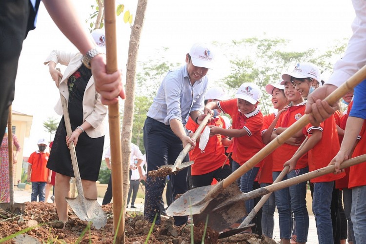 Lễ phát động chương trình "Toyota chung tay xanh hóa học đường" vào năm 2020